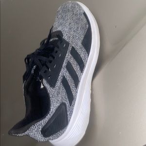 Adidas men’s shoe size (9 1/2)